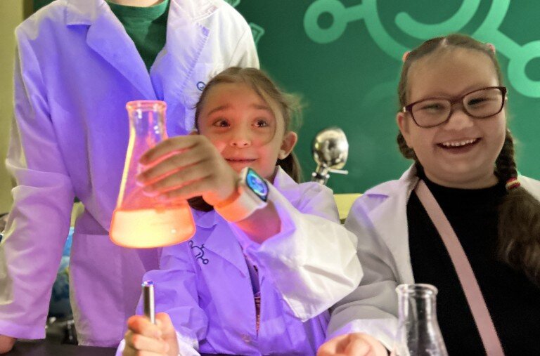 Шоу в темноте: эксперименты со светом